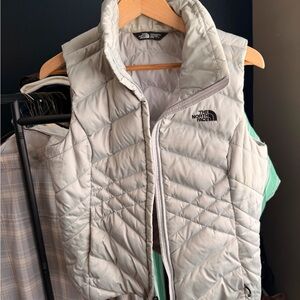The North Face Women's Light Gray Quilted Vest